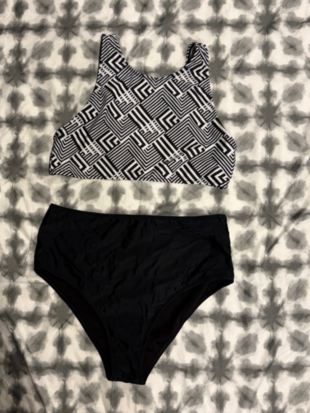 Cupshe Black & White Geometric High Neck Bikini Set